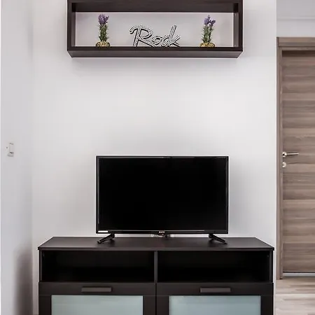 Oasis By The Sea - Summerland Apartment